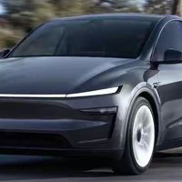 Model Y卖爆了，家庭选车变了，谁在重新定义家用车？