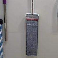 铝合金轻杆灵活拖地，结实耐用，拖的干净！