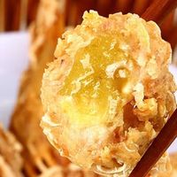 吃货品尝阿诺金锥榴莲酥：一口沦陷的酥香暴击