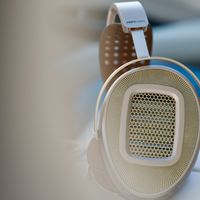 九段的音响架 篇零：绝非你想的那般！HIFIMAN HE1000WIFI高清流媒体无线耳机首发评测