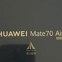 经销商泄密，华为Mate70 Air真机曝光，比苹果厚，电池更大