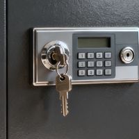 家里有必要买保险箱吗？保险箱为什么不能乱买？买对比买贵更重要