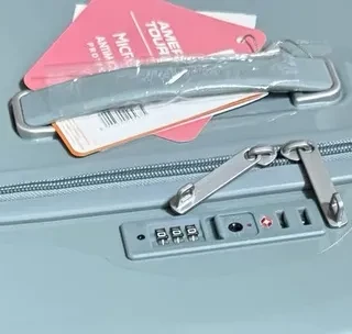 美旅 28 寸行李箱 yyds！轻便抗坐轮子超顺​