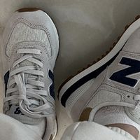 New Balance情侣运动鞋实测！秋冬复古风拉满，通勤逛街都好穿