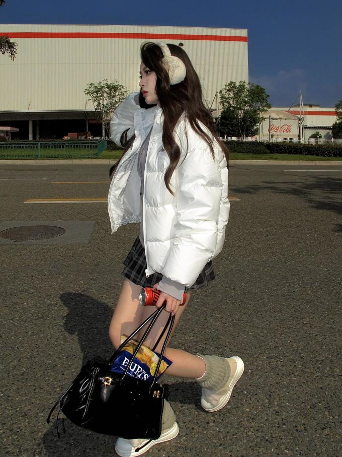 卡帕运动羽绒服