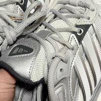 云感缓震:阿迪Shadow Fever重塑步行体验