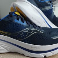 消费降级下支撑跑鞋的实惠之选，索康尼Guide向导18