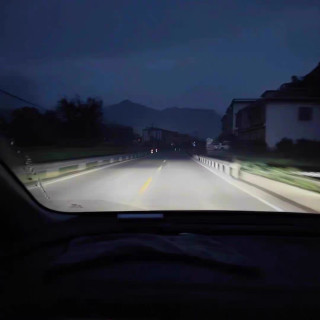 壳牌油膜净玻璃水，行车视线更清晰