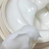 可优比这款宝宝面霜，现在娃的小脸蛋天天嫩到能掐出水～