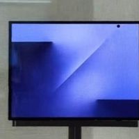 三星首发三折叠屏手机Galaxy Z TriFold亮相