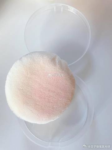 #我的本命妆备##彩妆产品##微博美妆大赛#精致妆容必备!这些宝藏彩妆单品我不允许你还不知道,今天这篇彩妆好物分享可是我压箱底的宝贝!从底妆到唇妆,全都是我精心挑选,能让你轻松打造精致妆容的“神器”,