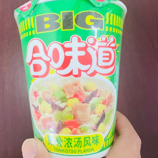 合味道猪骨浓汤风味杯面，大分量 + 浓骨汤，一碗承包的满足感！