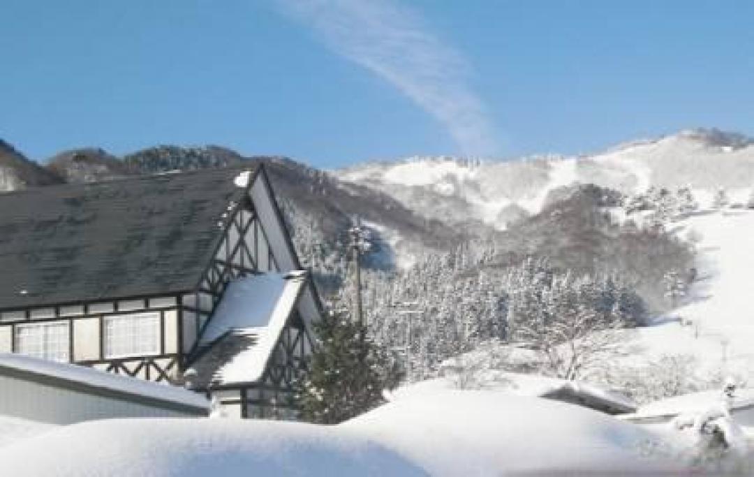 冰雪季开启!全国多家滑雪场宣布开板