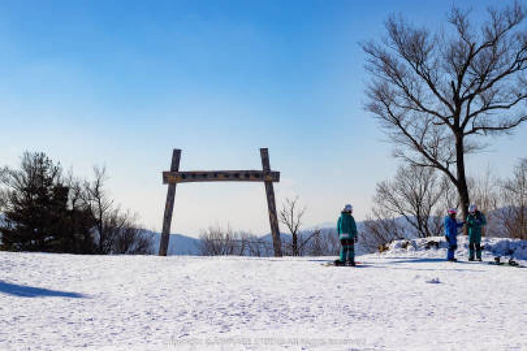 冰雪季开启!全国多家滑雪场宣布开板