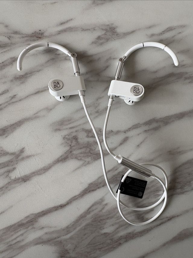 海淘了一个B&O Earset耳机，比想象中好