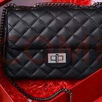 Viney牛皮链条包：实用与美感兼备