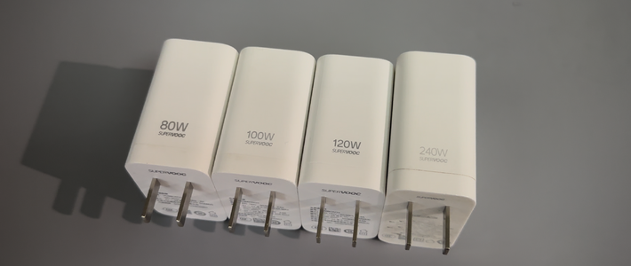 7000mAh 大电池怎么充最快？真我 GT8 Pro 四款原厂系充电器实测