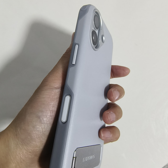 终于买到个还算满意的iphone17手机壳-铁头评测