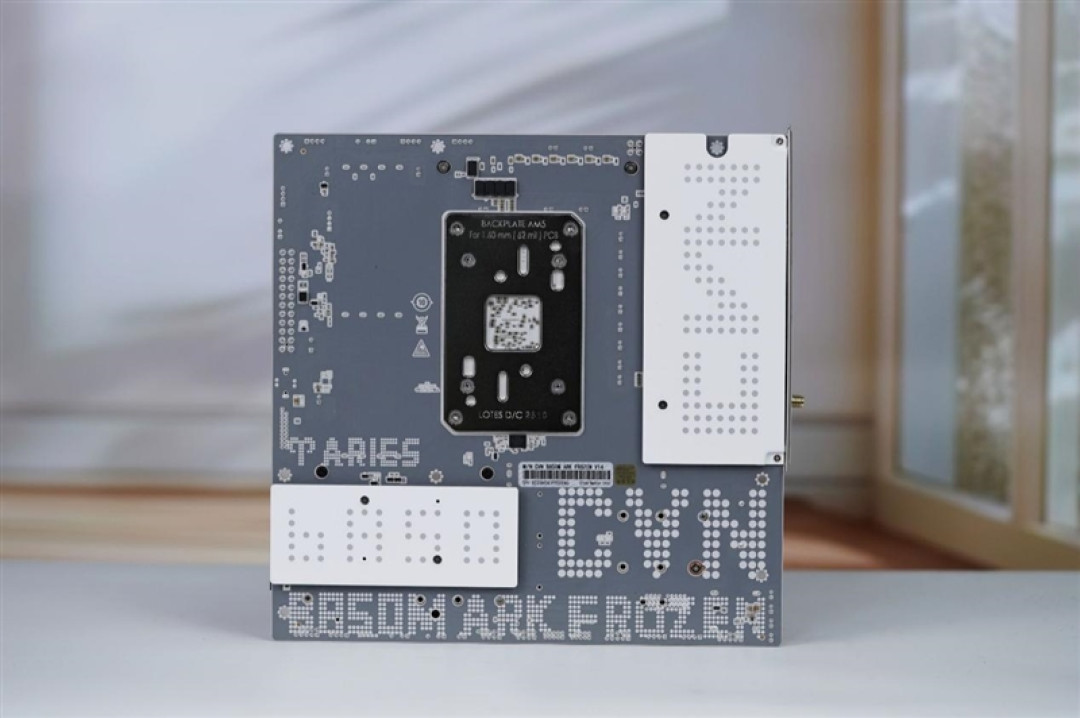 全面赶超一线品牌!七彩虹CVN B850 ARK FROZEN v14方舟主板评测:一键降低12ns延迟