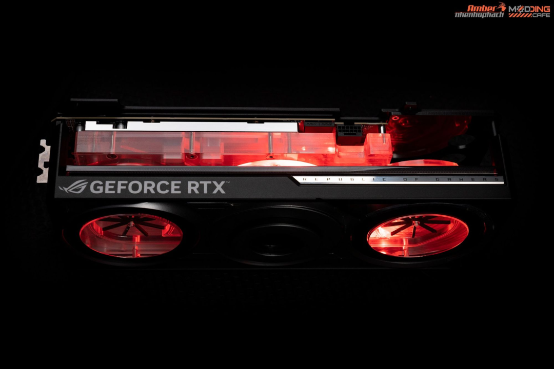 ROG Astral 水冷版震撼登场:比原厂还帅的定制显卡