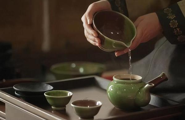 秋冬喝茶要忌口？建议大家：牢记“2喝2不喝”，早知早受益