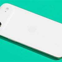 iPhone Air遇冷 华为接棒杀入超薄赛道：超薄手机卷起来了