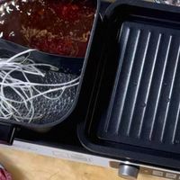 烤涮一体锅，火锅烤肉两不误