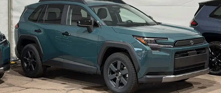 全新丰田RAV4，造型动感时尚，搭载2.5L混动系统，节能省油！