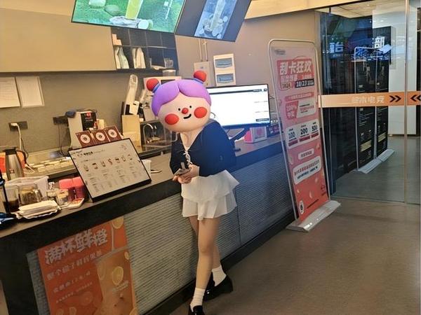 网吧多内卷！从烟雾缭绕到明亮整洁，变身社区夜间服务据点新场景