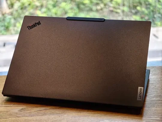 ThinkPad T14 2025 AMD版