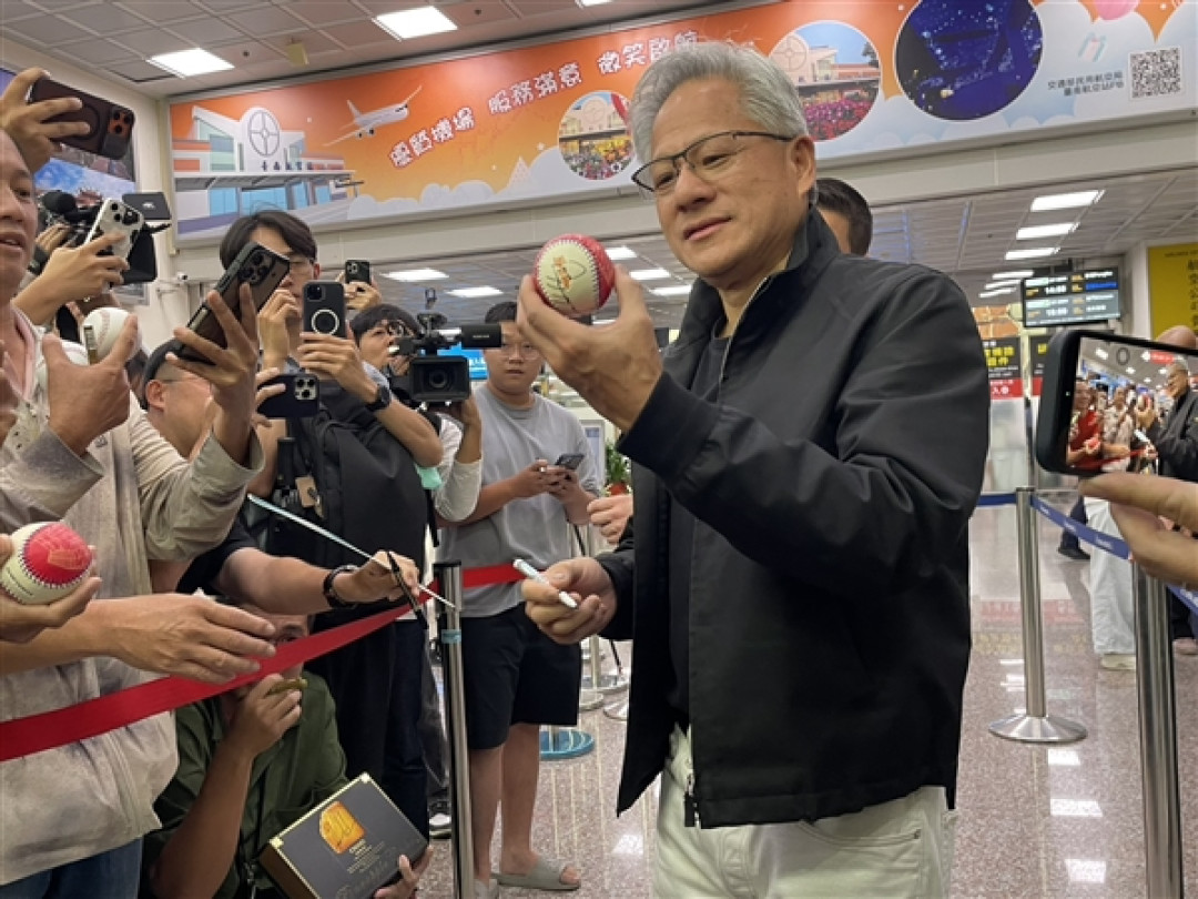 年内第四次:黄仁勋乘专机造访中国台湾!直奔台积电3nm厂区