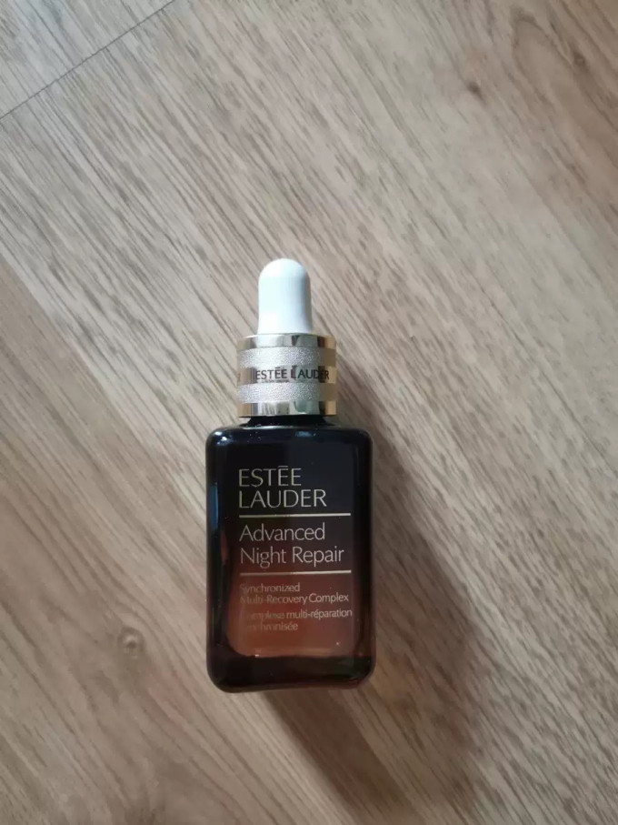 雅诗兰黛护肤精华