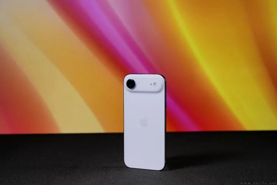 测完iPhone Air，终于知道它为啥“对手”很少了