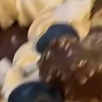 巧克力蛋糕的深沉与温暖