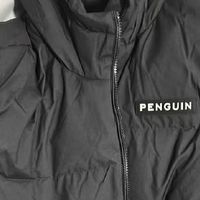 骆驼×企鹅联名羽绒服：冬日时尚保暖新宠，我要给大家种草。