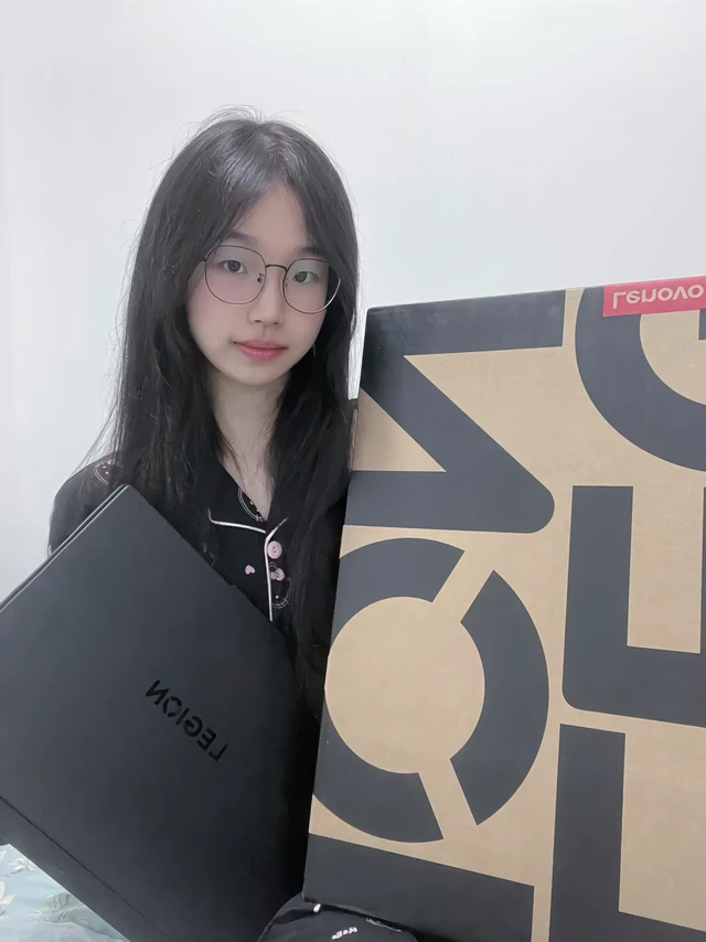 这个世界上什么都可以是假的 天赋是假的 缘分是假的努力是假的 承诺是假的只有爸妈给我买的联想拯救者R7000p 2025 r9-8940hx RTX5060 16GB 1TB 16英寸电竞游戏本笔记本