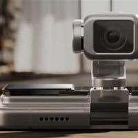 ROBOT PHONE要来了！荣耀CEO李健称明年推机器人手机：你的手机自己会动