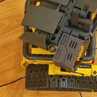 亲子拼搭AI瓦力机器人体验