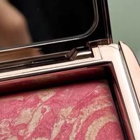 Hourglass五花肉腮红高光一体盘评测