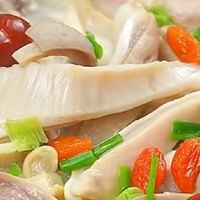 冬日暖身养生汤王——猪肚煲鸡，一锅暖透全家的滋补盛宴