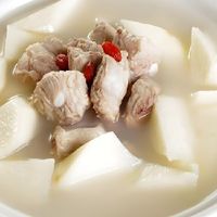 山药排骨汤——冬日健脾养胃的暖心滋补圣品，一口喝出健康元气