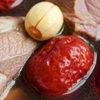 冬日暖身秘籍--红枣莲子牛肉汤，一煲滋补全家享