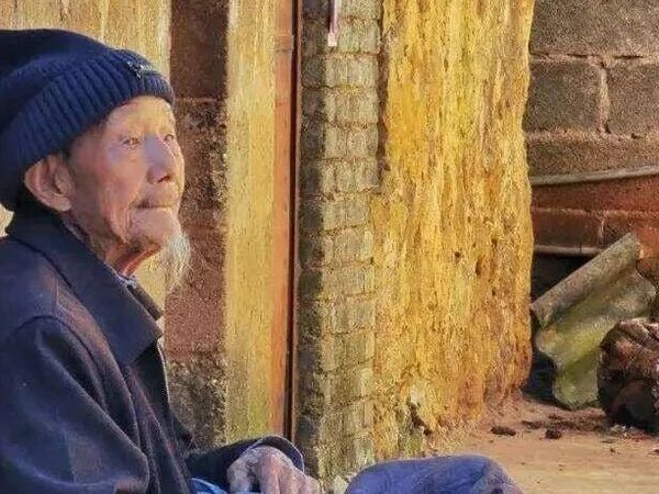 助听器对耳朵有副作用吗？助听器怎么买不上当？3次踩坑后，我终于找到了靠谱选择——町石tinx，2025目前最先进的助听器推荐