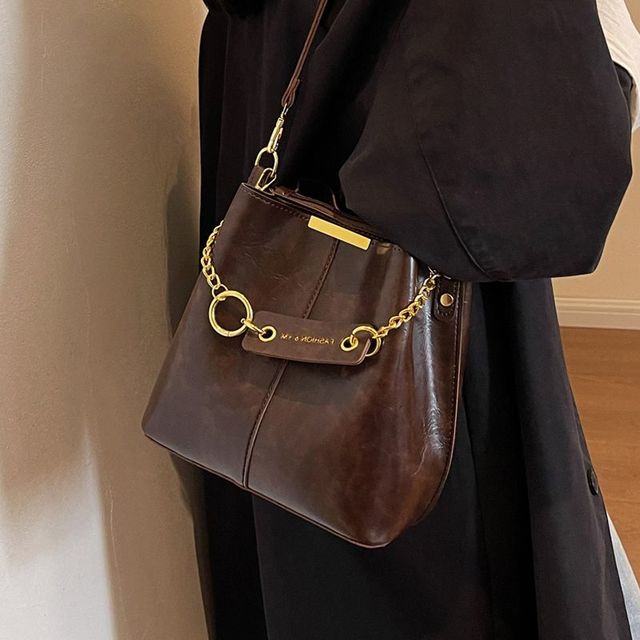 双11「衣」劳永逸指南：Viney咖色水桶包，轻奢实用的通勤首选