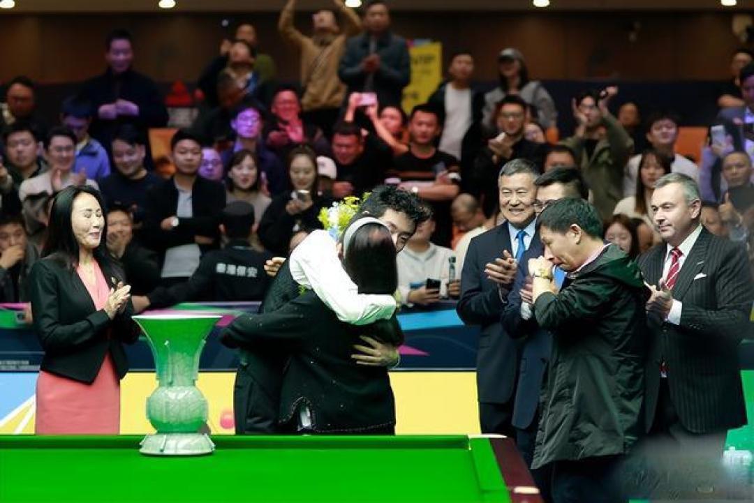 中国00后新星吴宜泽连斩五位TOP16登顶国锦赛创历史首冠