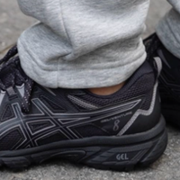 越野跑封神！亚瑟士 GEL-VENTURE8 抓地透气双在线​