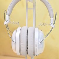 高颜值与好音质并存，厚积薄发的瓷音未来Mars Max头戴式耳机