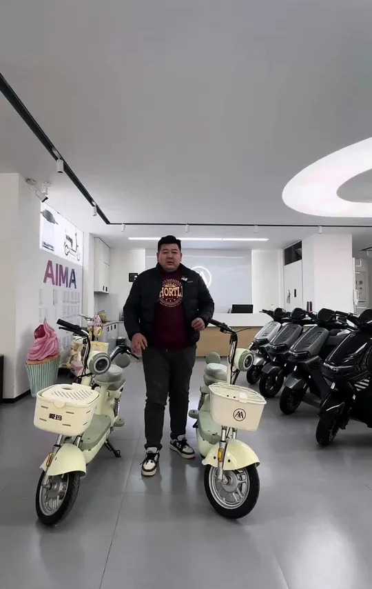 2025年12月1日新老国标替换，
老国标便宜又实用，卖一辆少一辆。
快来找我抢购吧。#爱玛 #性价比 #强烈推荐