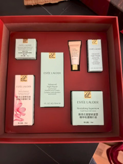 红黑撞色礼盒内含热门中小样