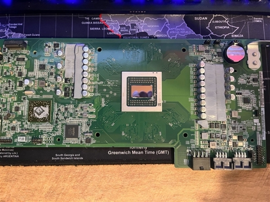 挖矿主板居然用上PS5 AMD APU！还能跑《赛博朋克2077》